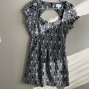 Delete dress with key hole back